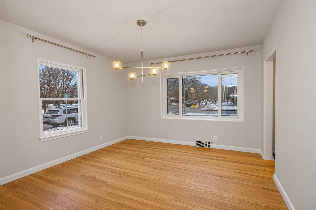 5873 N Santa Monica Blvd - Photo 7 of 22