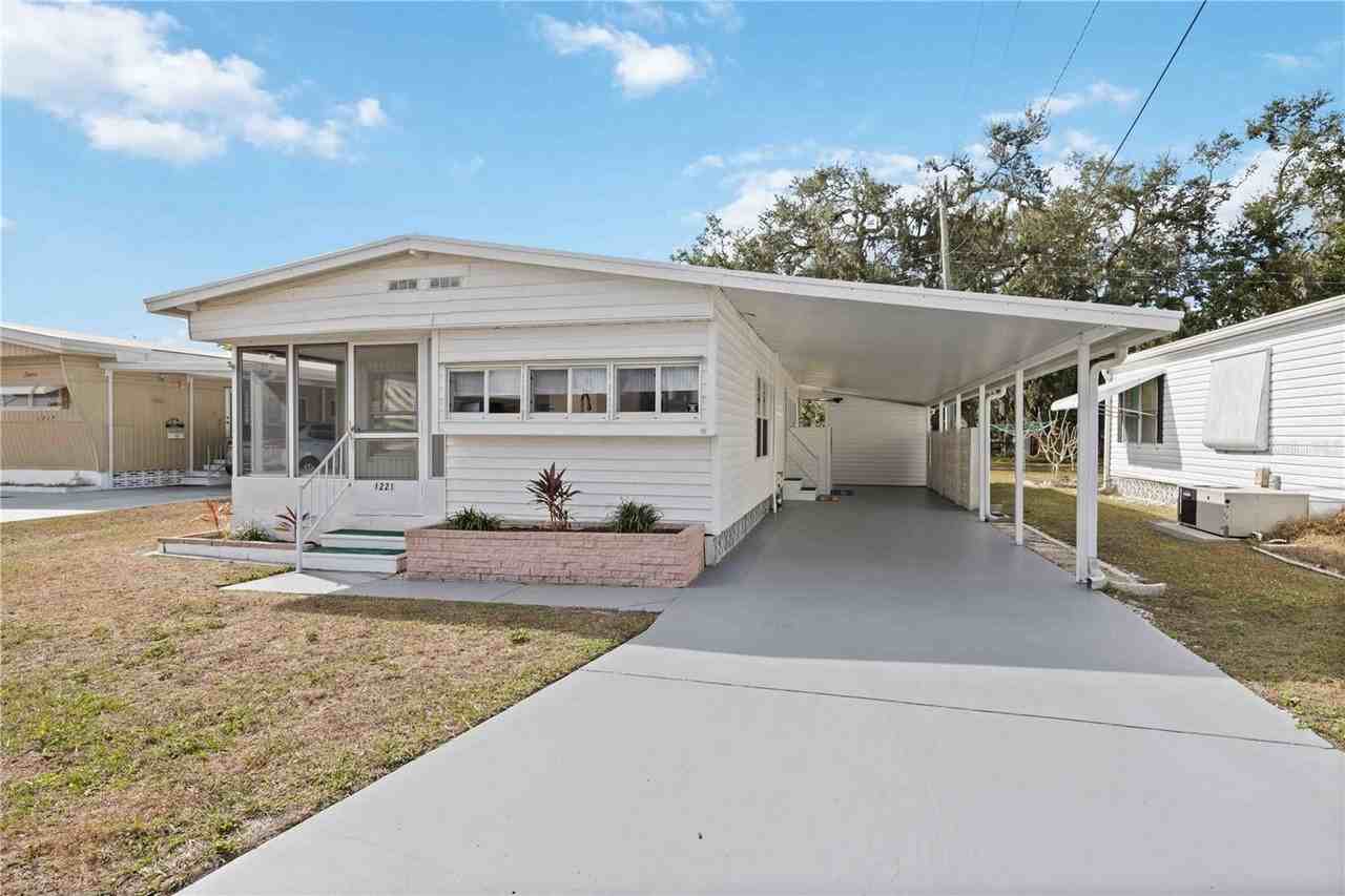 1221 41st Ave E - Photo 2 of 39