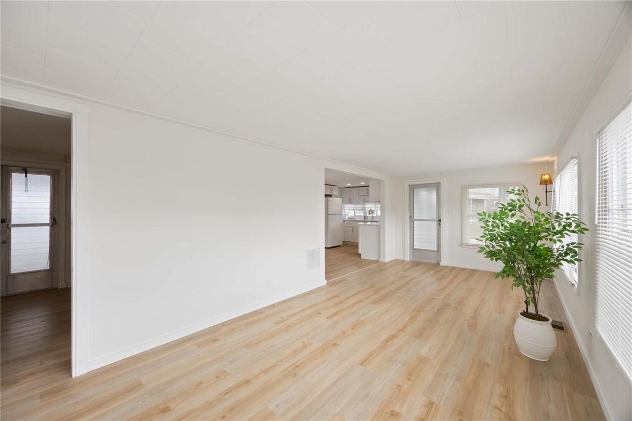 1221 41st Ave E - Photo 5 of 39