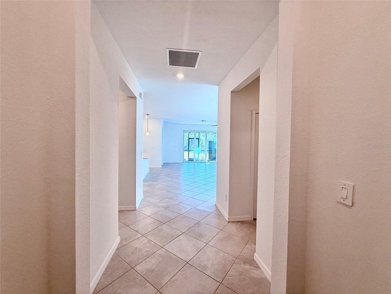 10995 Pinot Dr - Photo 5 of 36