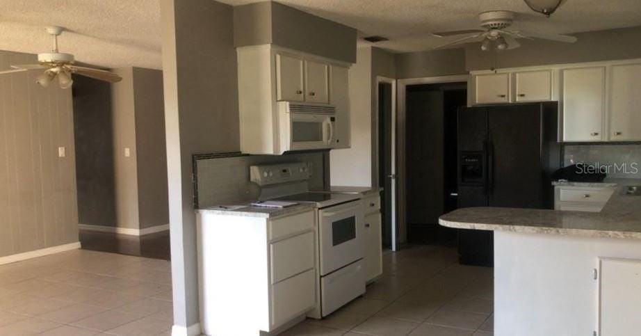 2326 York Pl - Photo 4 of 11