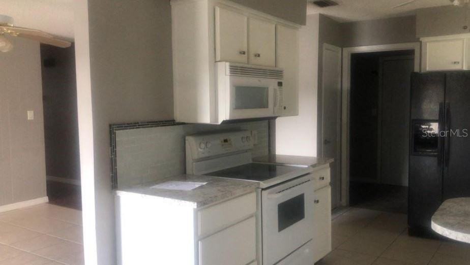 2326 York Pl - Photo 5 of 11