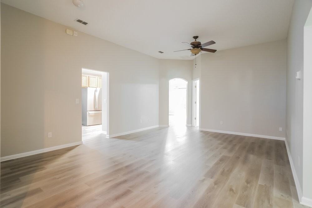 1207 Ardmore St - Photo 4 of 16