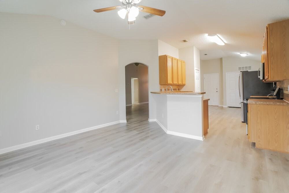 1207 Ardmore St - Photo 7 of 16