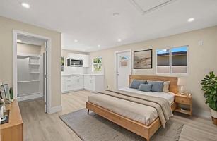 featured image of 4135 Des Moines St Ne