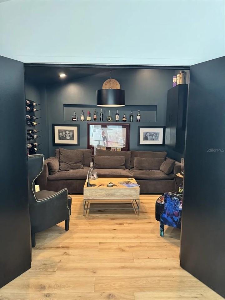 1021 Temple Grove Pl - Photo 7 of 17