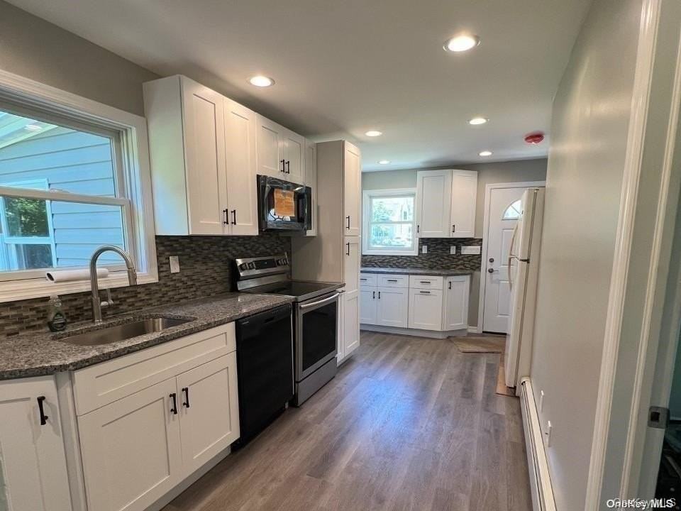 253 E 17th St - Photo 3 of 9