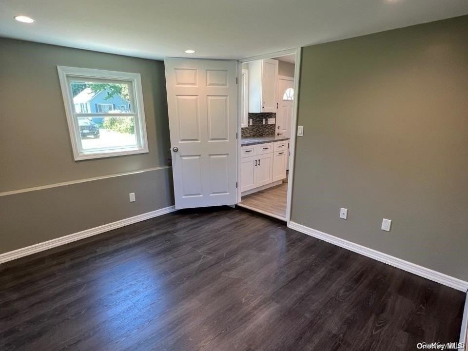 253 E 17th St - Photo 5 of 9