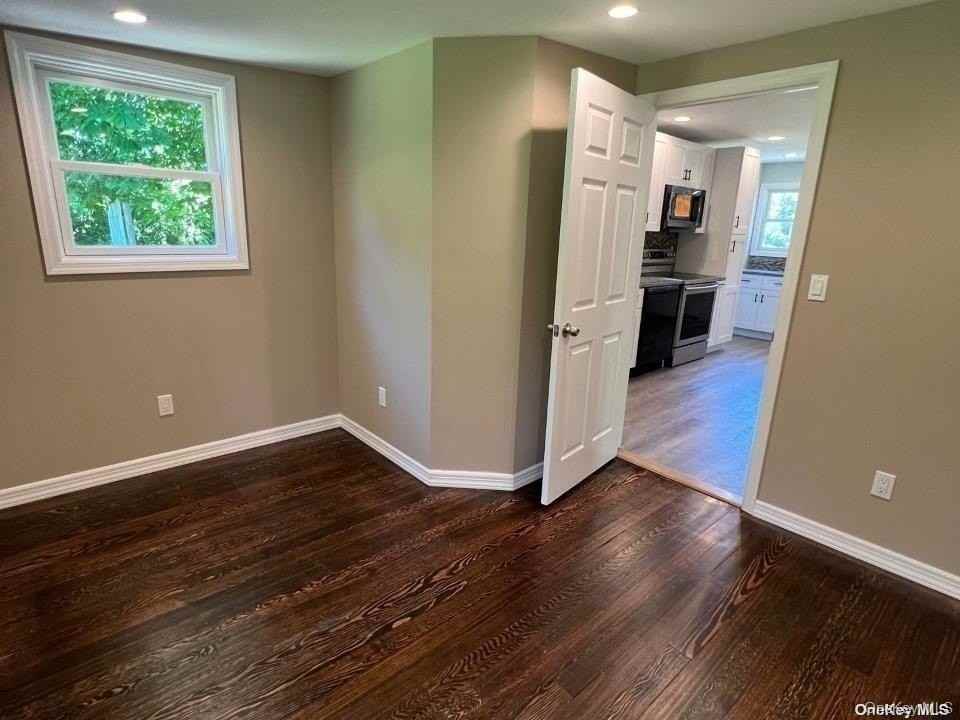 253 E 17th St - Photo 7 of 9