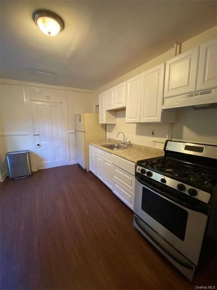 21 Prospect St - Photo 5 of 6