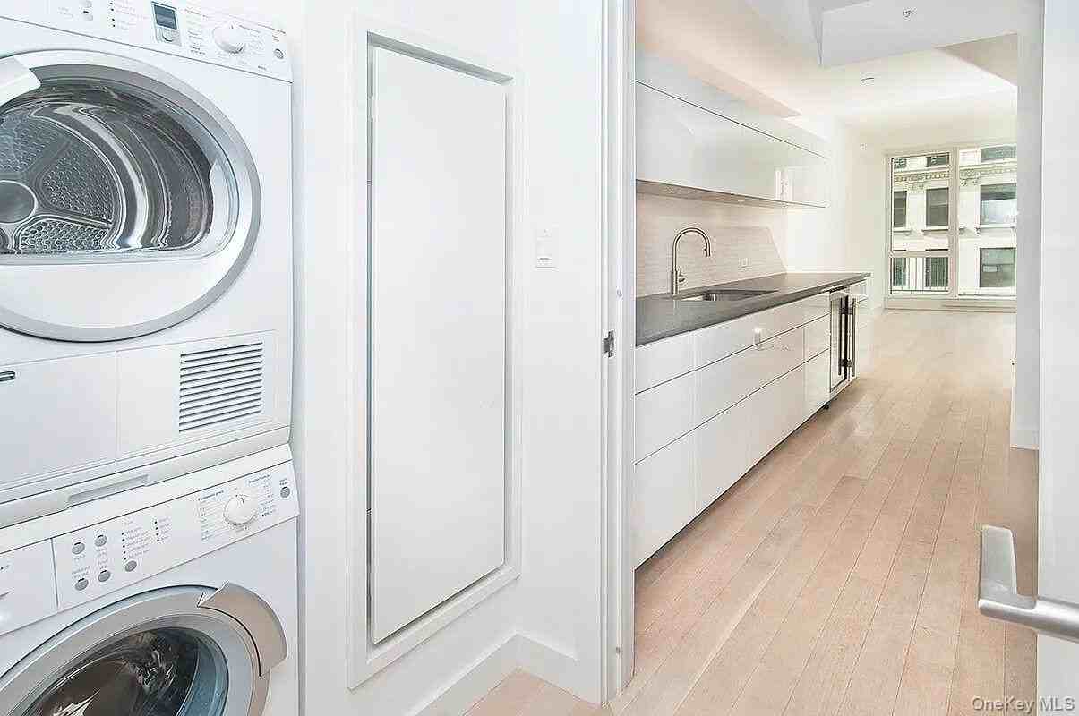 241 5th Ave Apt 11a #11A - Photo 4 of 20