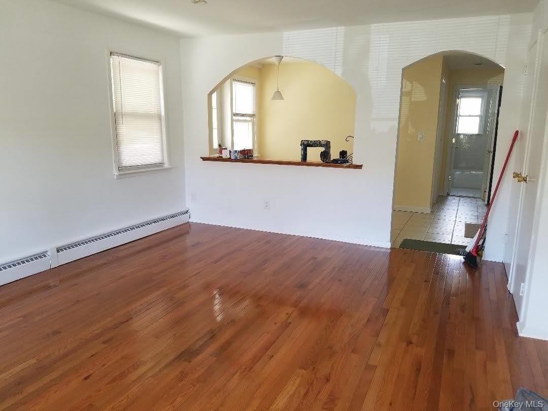 625 E Broadway Apt 4 #4 - Photo 2 of 6