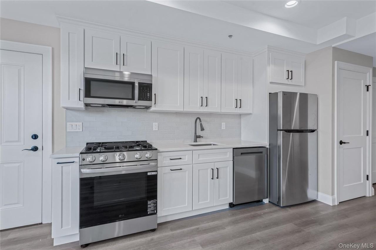 110 School St Ste 2 #2 - Photo 2 of 12