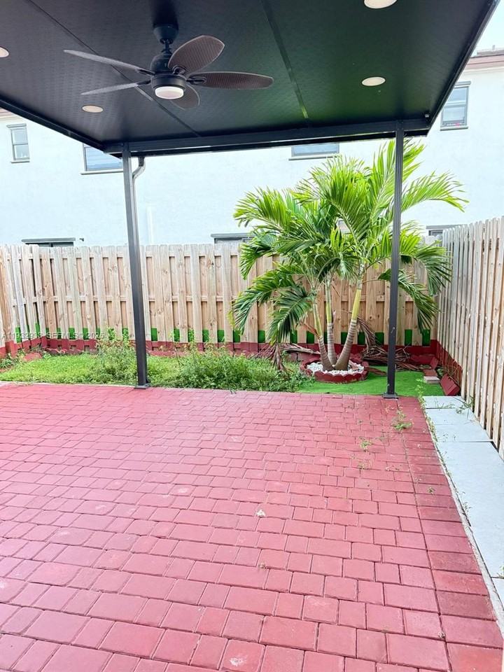 12916 Sw 233rd Ter - Photo 2 of 5