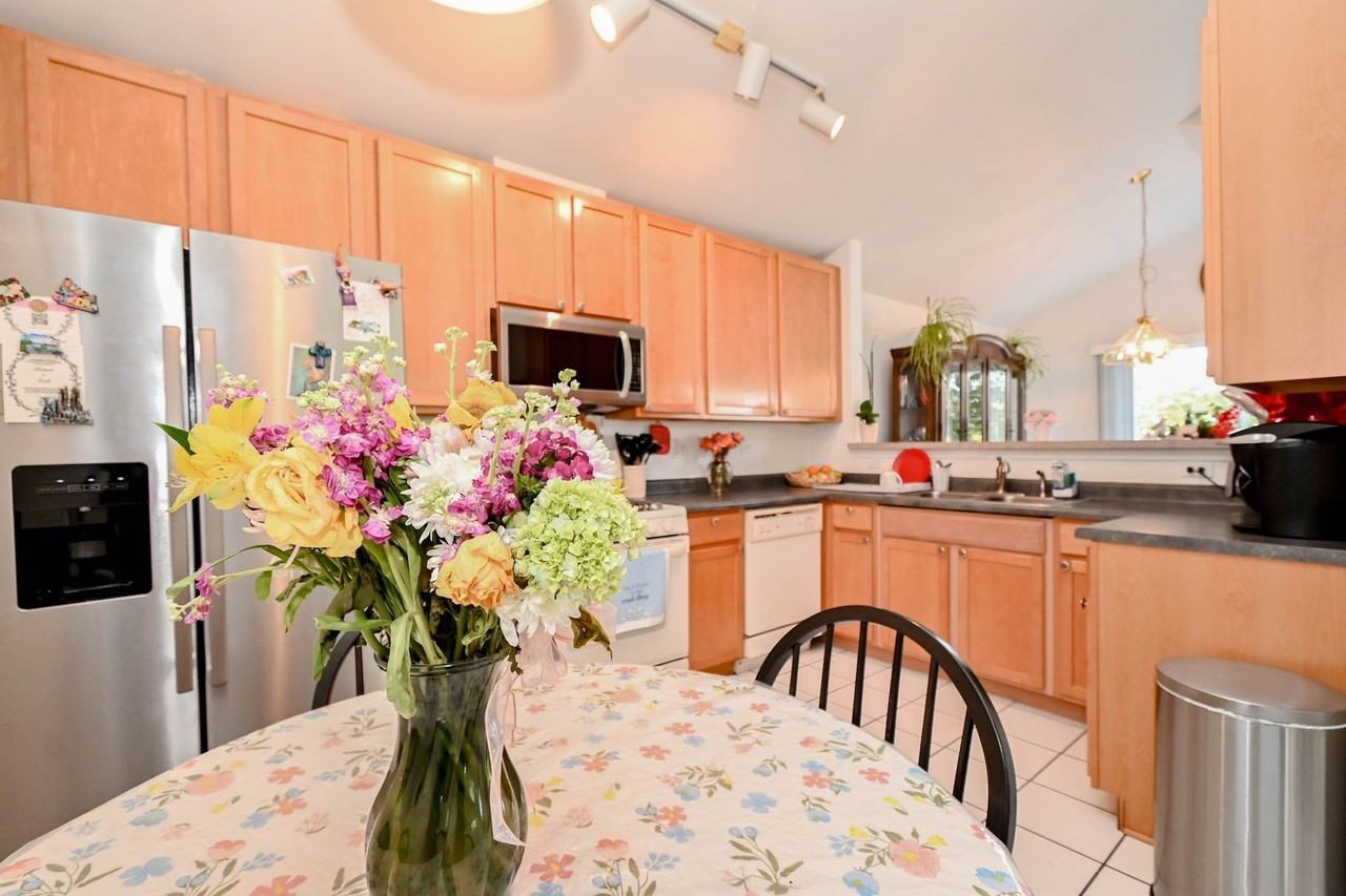 714 S Rosehall Ln - Photo 6 of 23