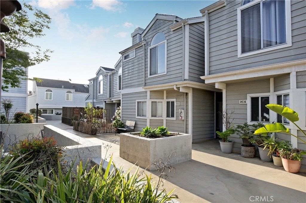 260 Victoria St #32 - Photo 3 of 26