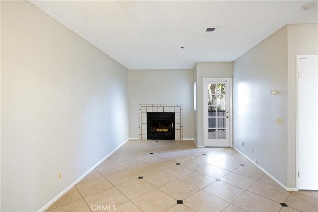 260 Victoria St #32 - Photo 5 of 26