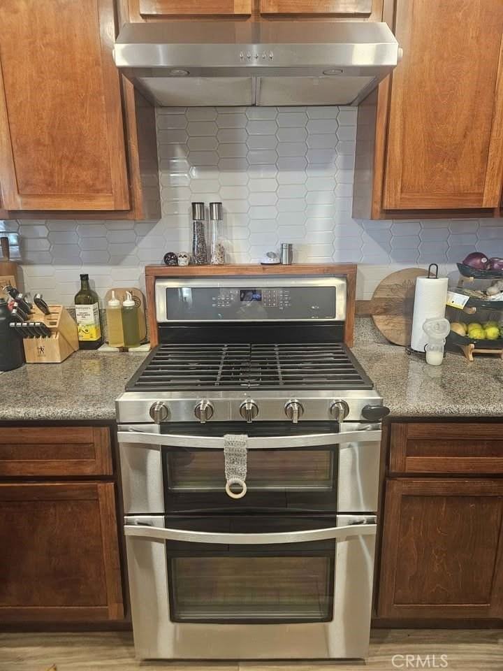 636 W 107th St - Photo 7 of 18