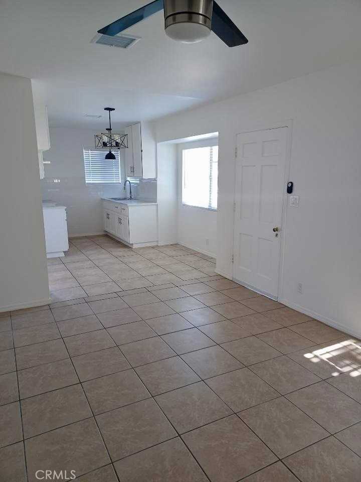 137 S Muscatel Ave - Photo 7 of 8