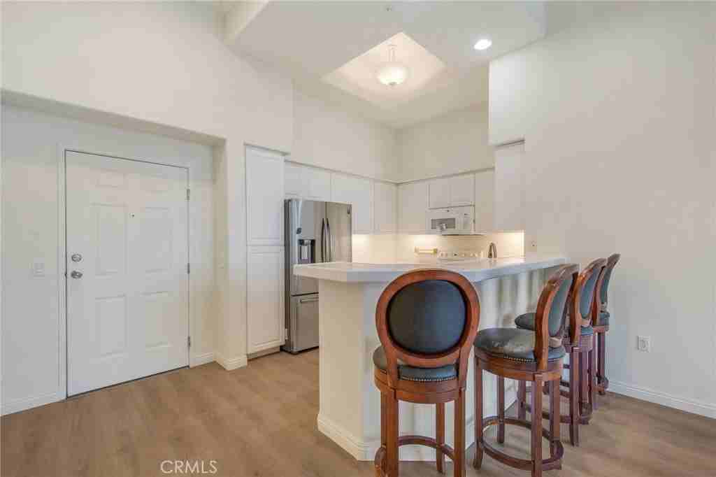 9229 Regents Rd #L406 - Photo 4 of 27