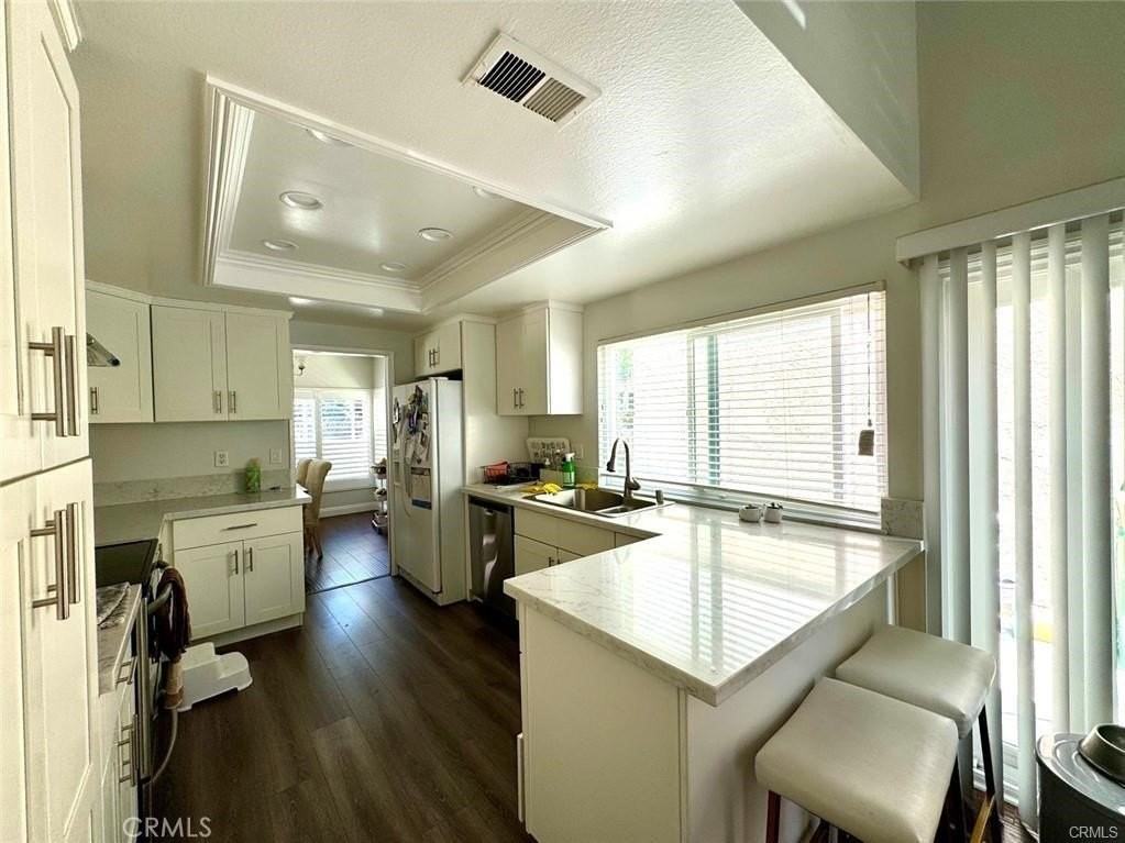 48 Golden Star - Photo 6 of 12