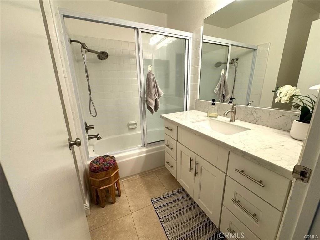 48 Golden Star - Photo 7 of 12