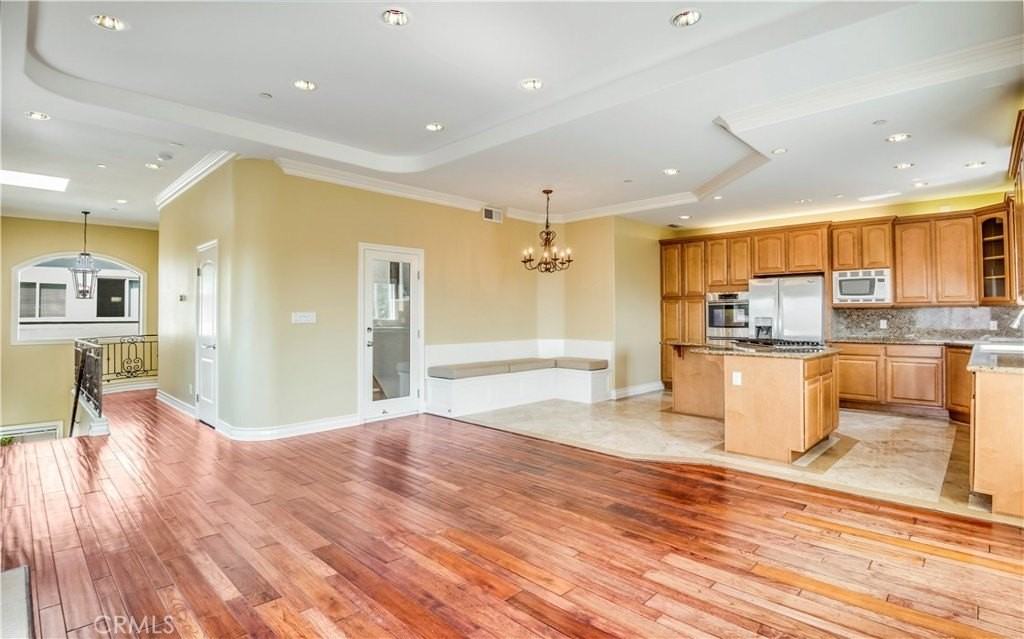 513 N Juanita Ave #B - Photo 4 of 35