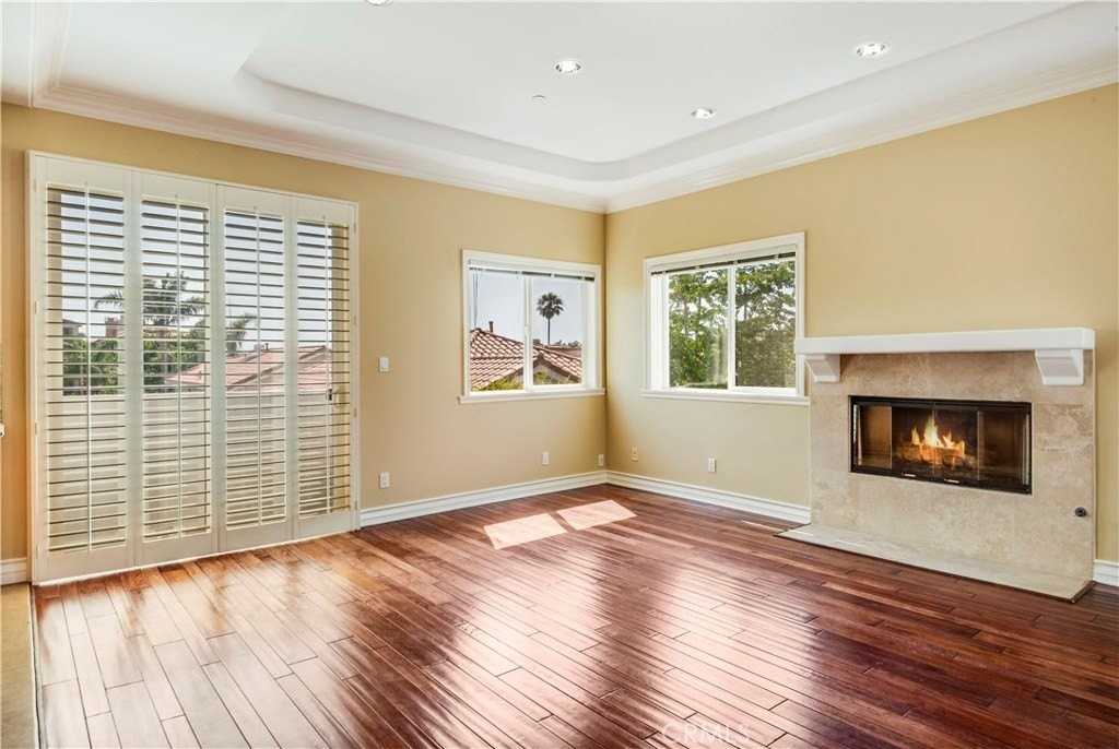 513 N Juanita Ave #B - Photo 5 of 35