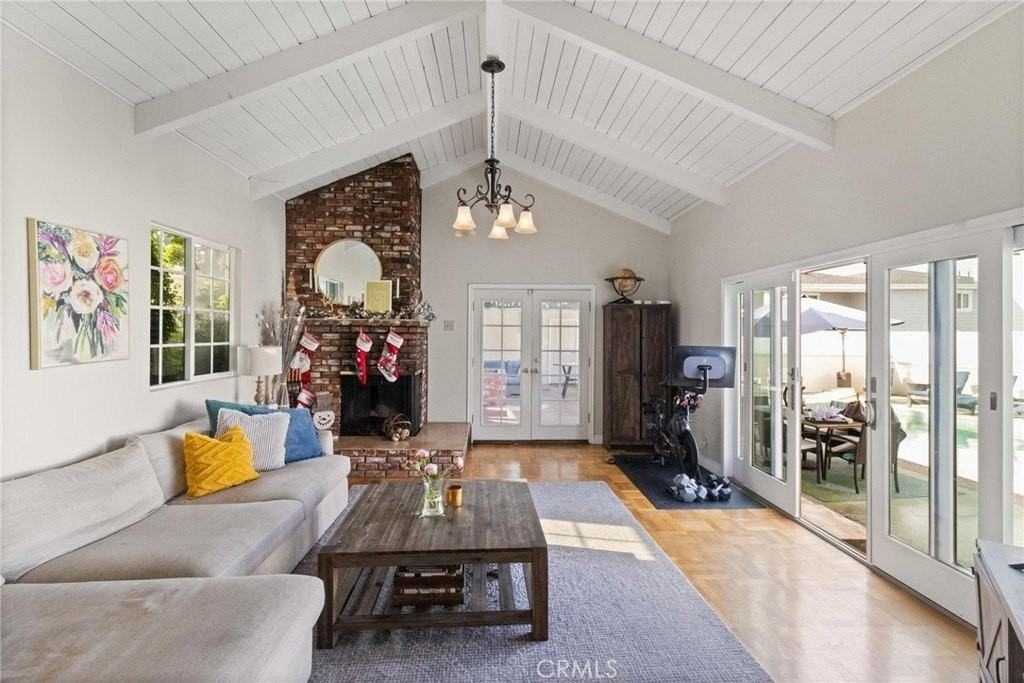 1205 Manzanita Ln - Photo 2 of 19