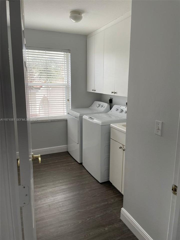 2145 Sw 150th Ave - Photo 7 of 8