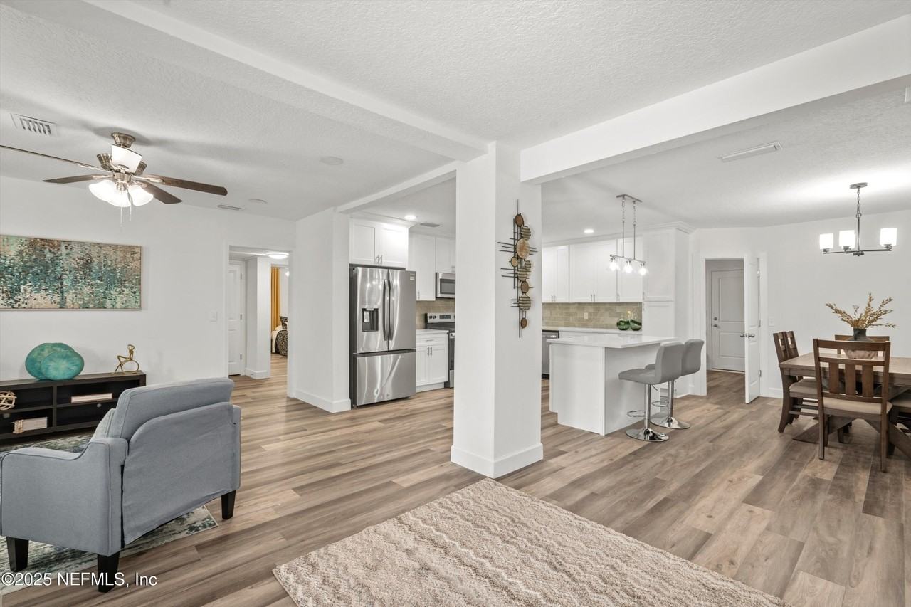 805 Garth Ave - Photo 2 of 9