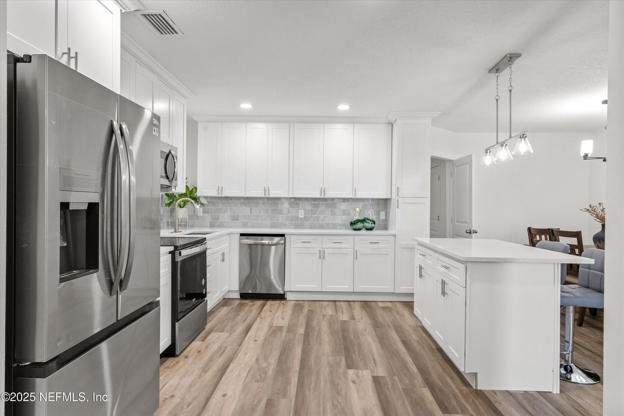 805 Garth Ave - Photo 4 of 9