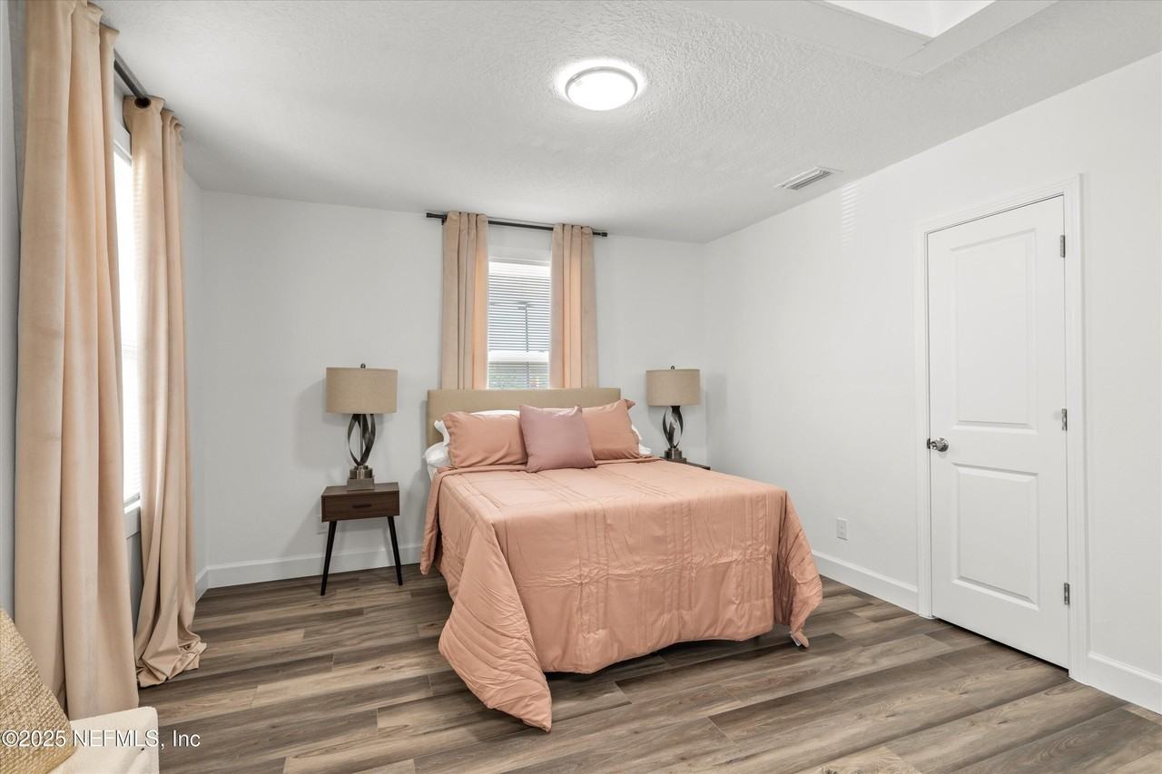 805 Garth Ave - Photo 5 of 9