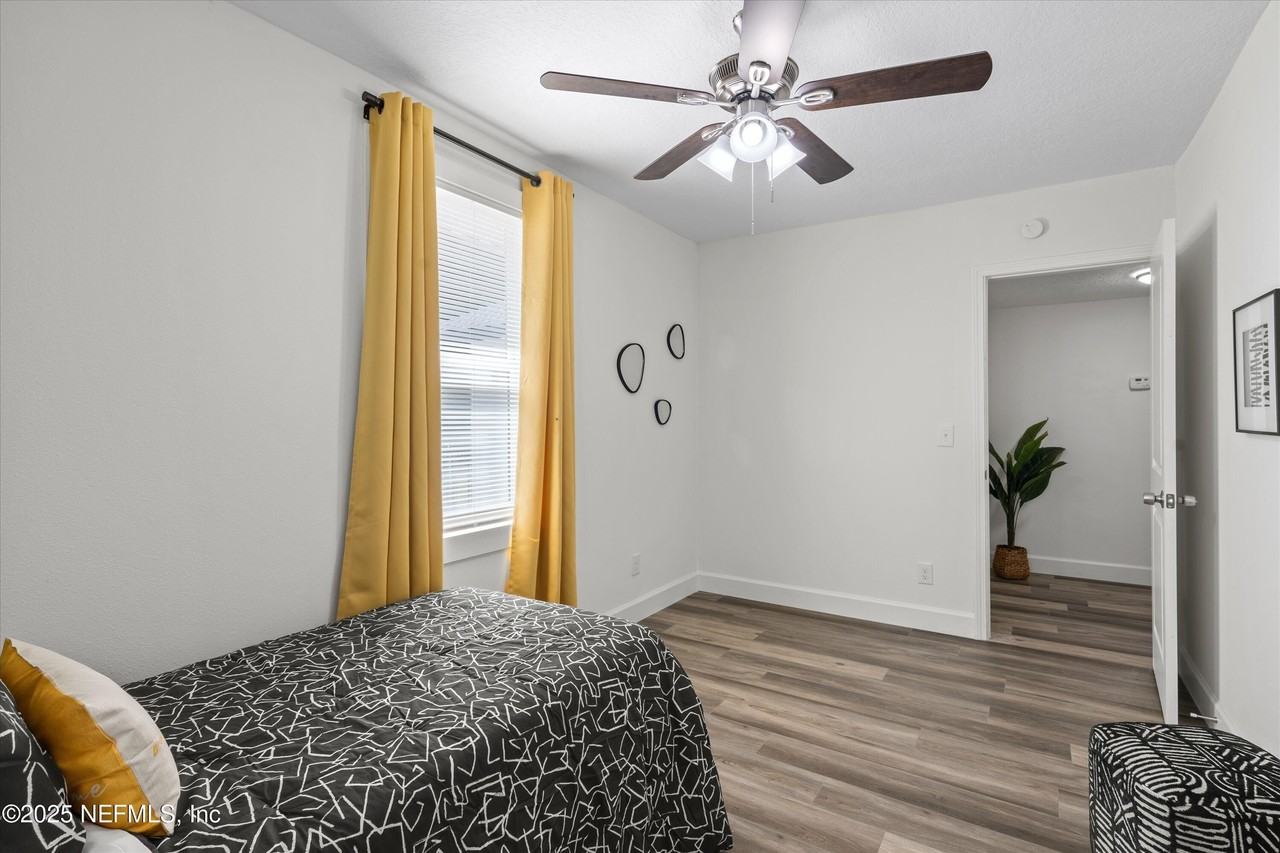 805 Garth Ave - Photo 6 of 9