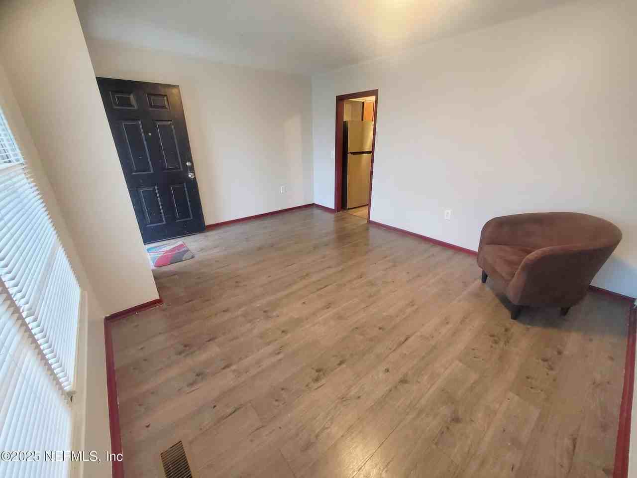 1568 Hatley St W - Photo 2 of 15