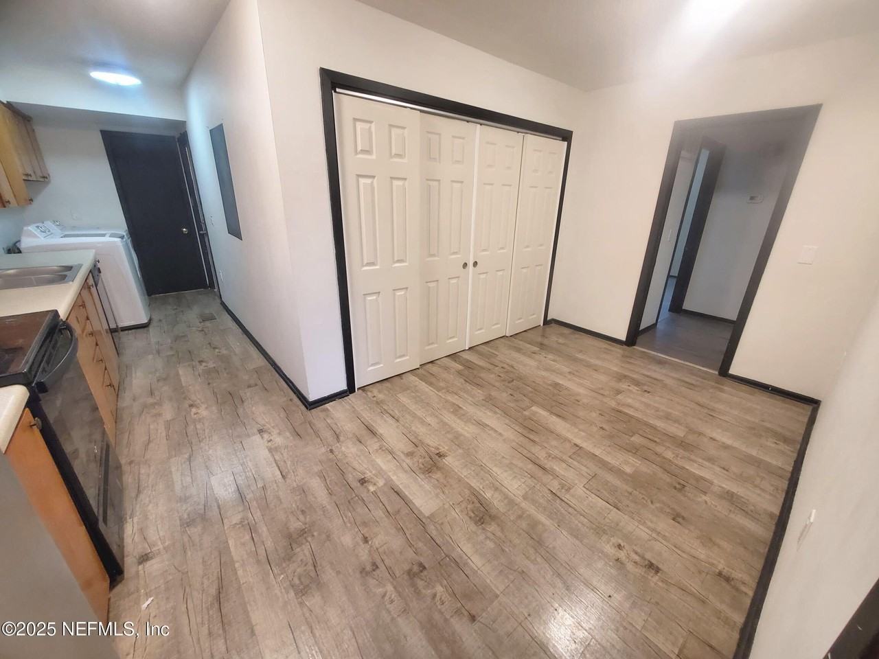 1568 Hatley St W - Photo 6 of 15