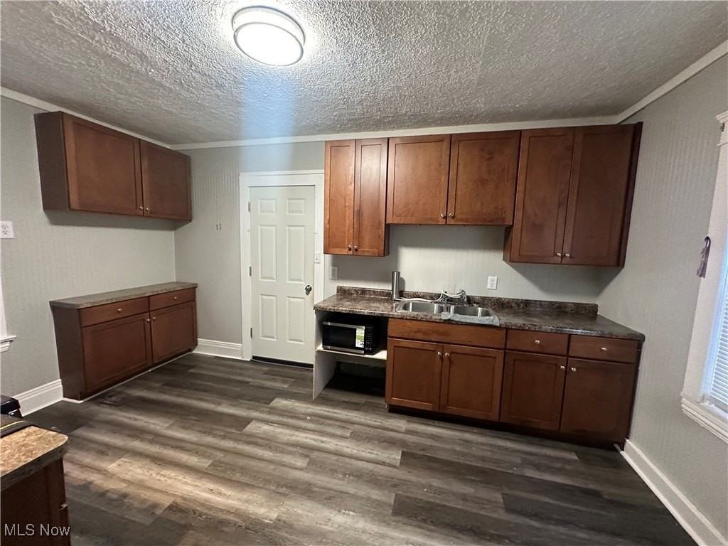 3301 Tampa Ave - Photo 4 of 11