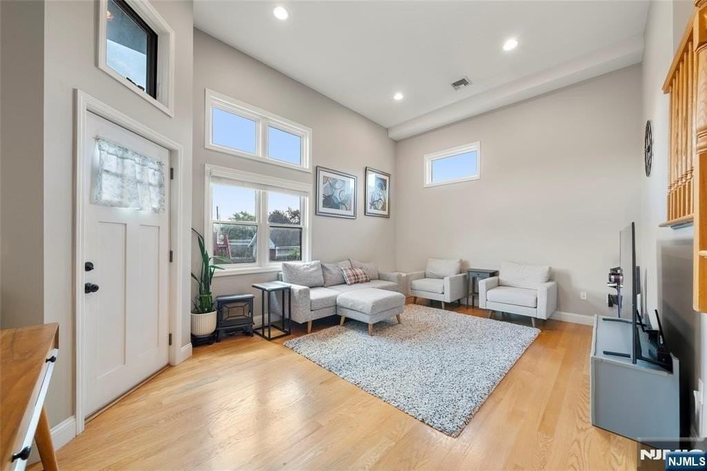 17B Chamberlain Ave - Photo 4 of 21