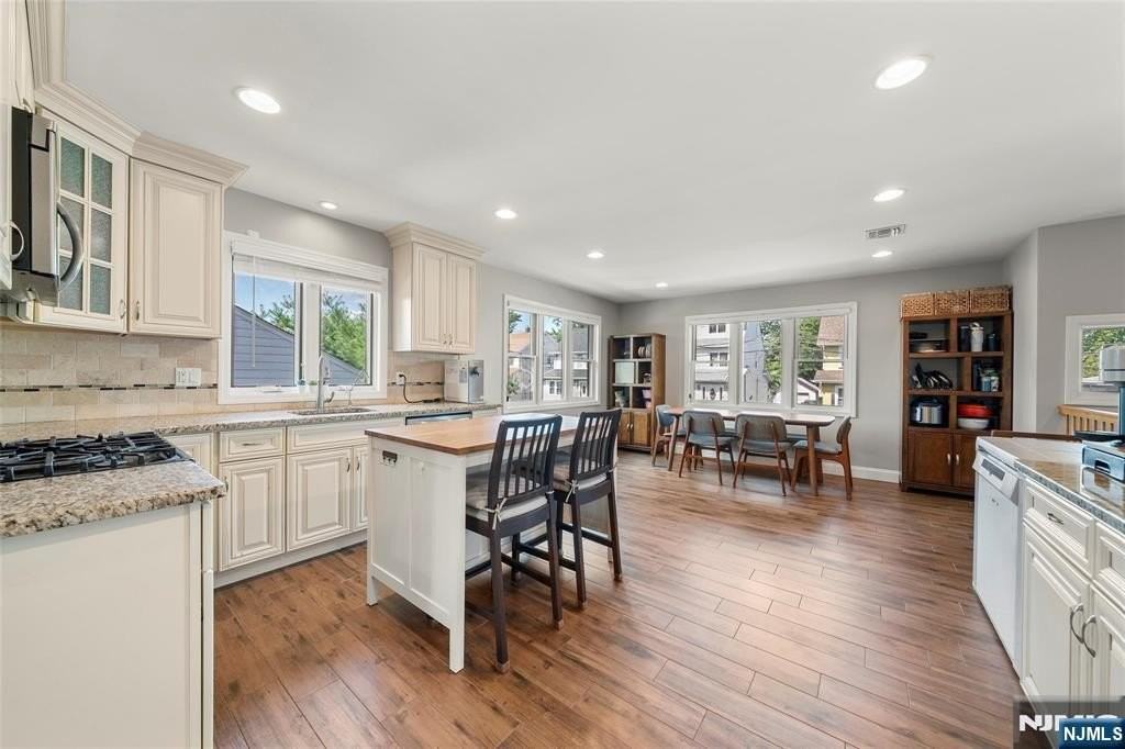 17B Chamberlain Ave - Photo 7 of 21