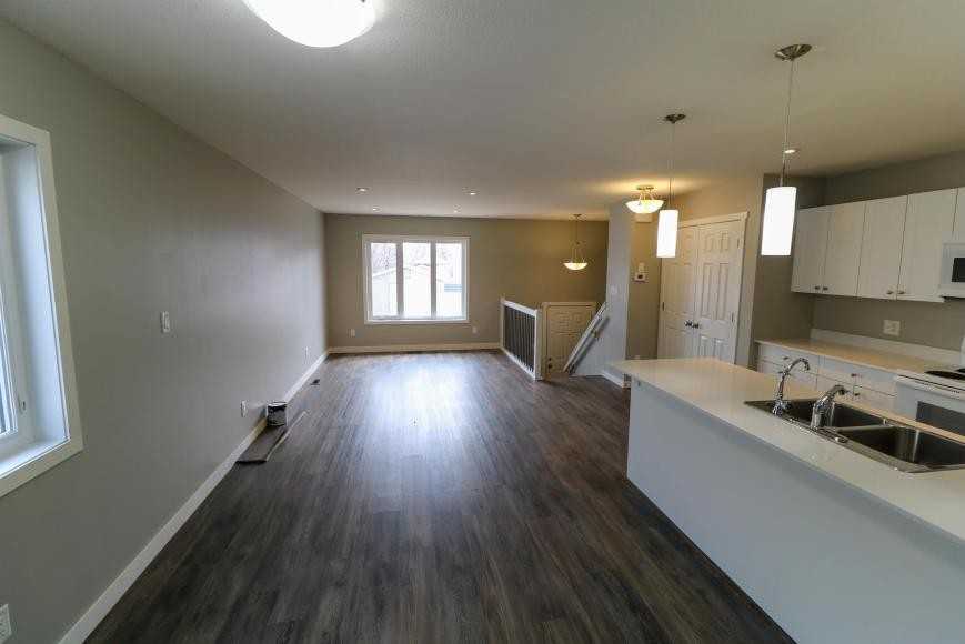 503 Ottawa St - Photo 6 of 10