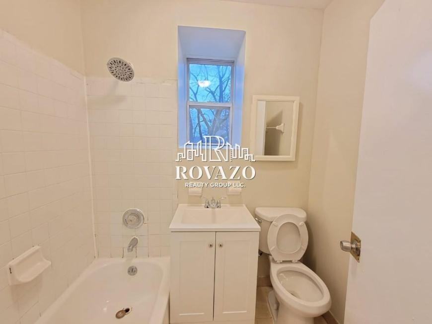 691 Elizabeth Ave - Photo 3 of 6