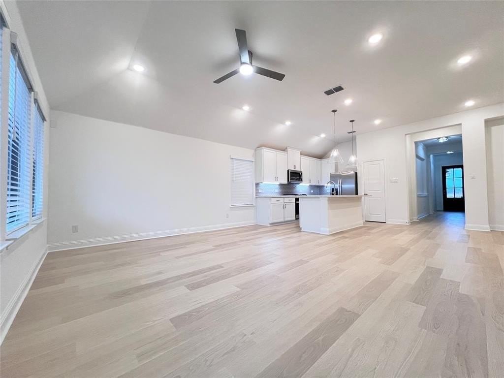 1805 Willowhurst Ln - Photo 4 of 21