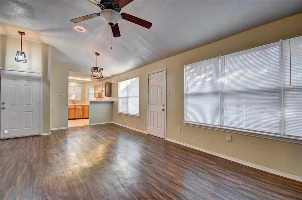 6751 Silver Sage Dr - Photo 5 of 17