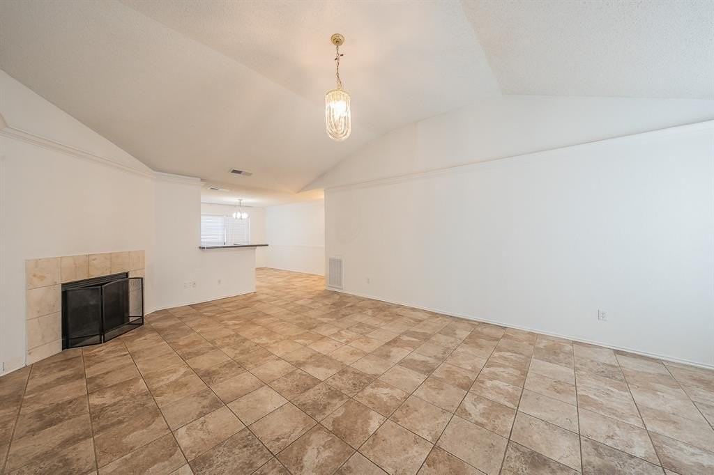 808 Blessing Creek Dr - Photo 4 of 33