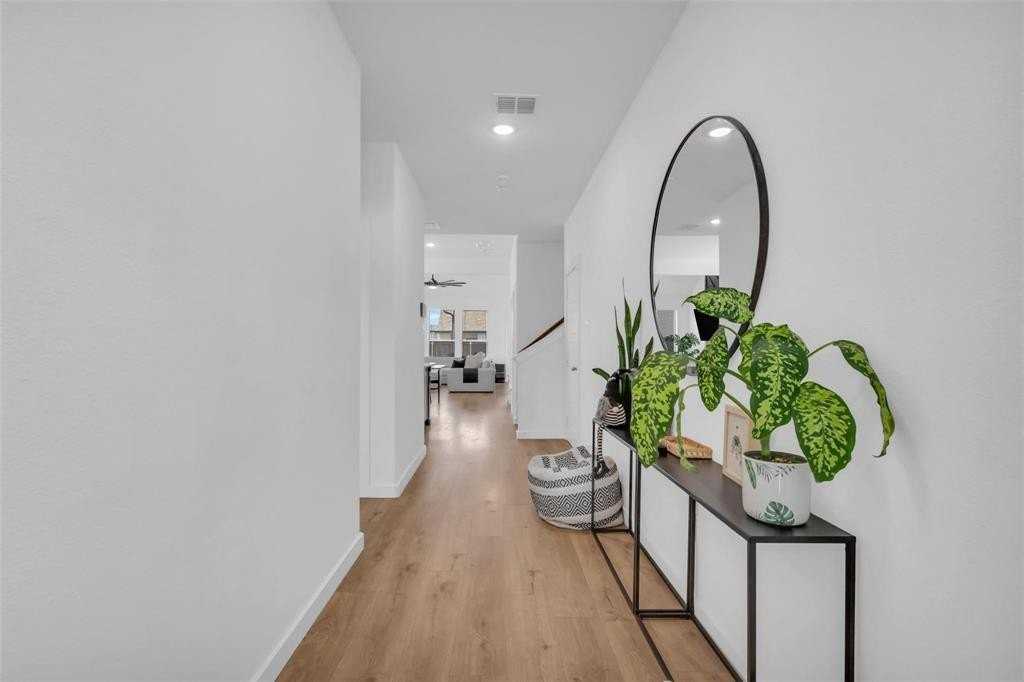 2428 Mankato Dr - Photo 3 of 25