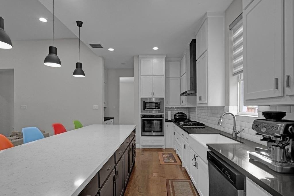 1118 Maverick Dr - Photo 3 of 21