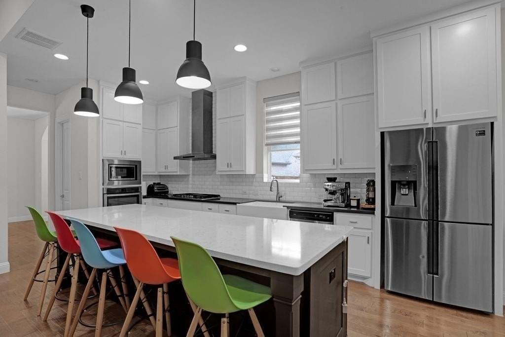 1118 Maverick Dr - Photo 4 of 21