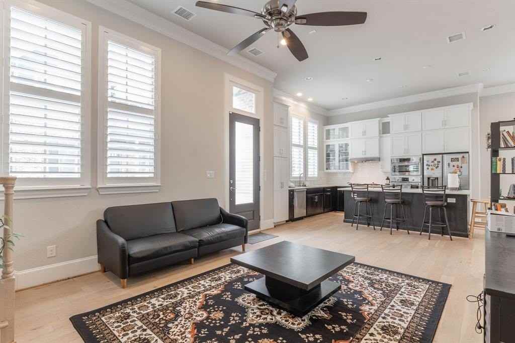 1701 Millsap Ln - Photo 5 of 27