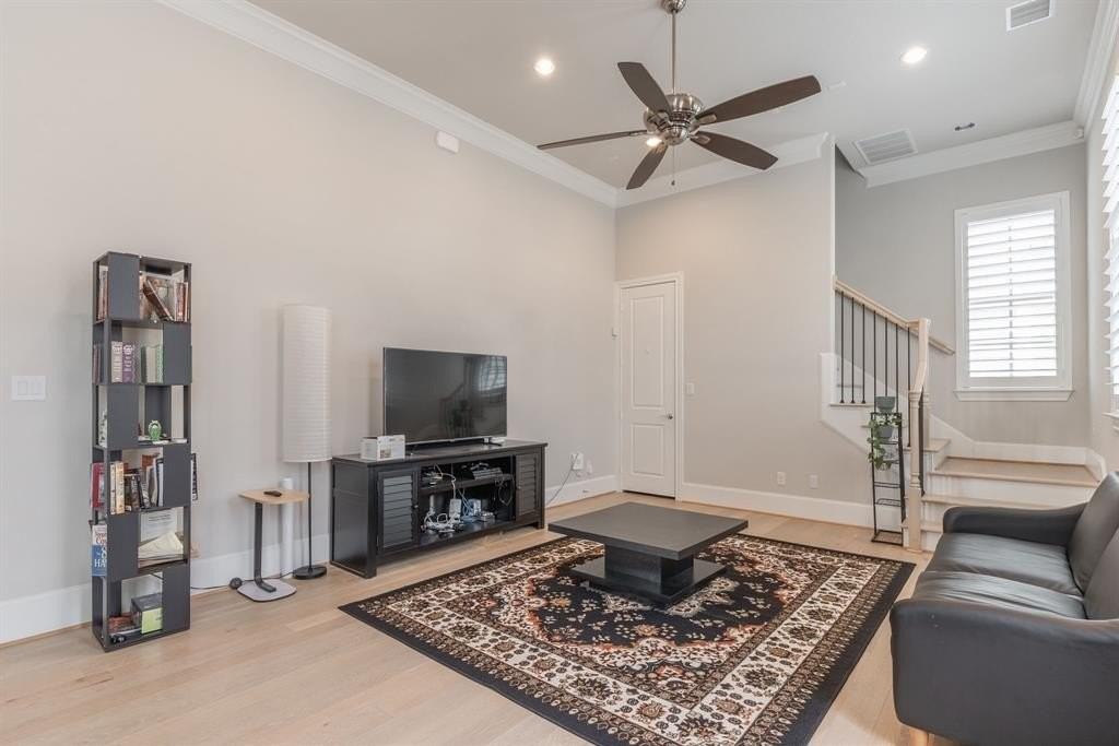 1701 Millsap Ln - Photo 6 of 27