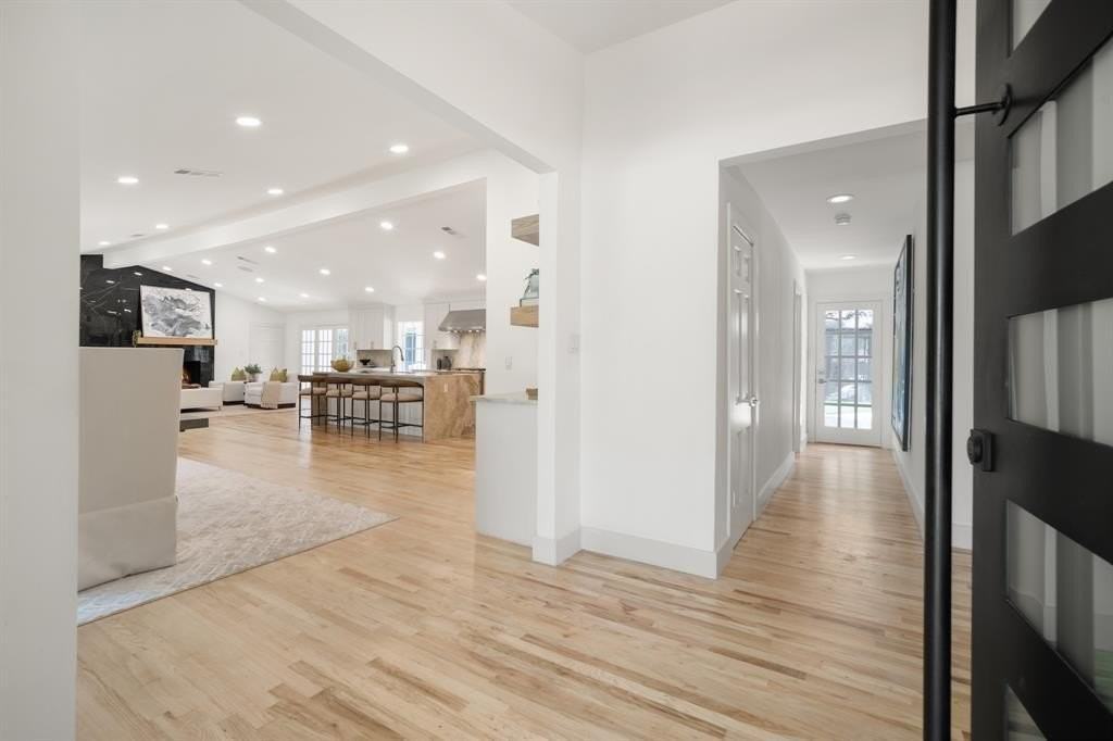 4336 Irvin Simmons Dr - Photo 4 of 38